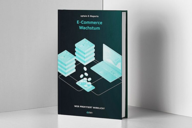 Cover dieser E-Commerce Studie zeigt ein Notebook mit Online-Shops auf dem Cover.